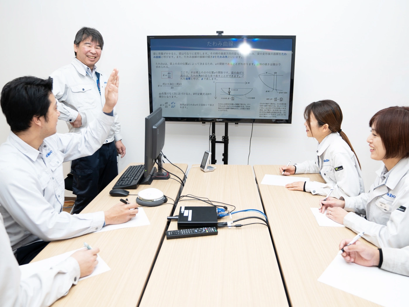 シキボウで働くキャリア入社者 - 2024年入社・機能材料部門（複合材料）・設計