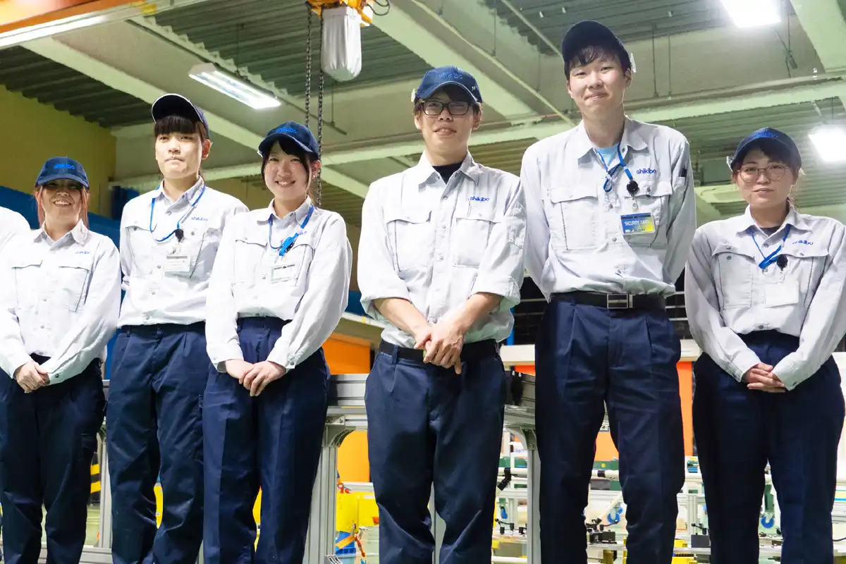 年齢・性別問わず幅広い年代の社員が活躍しています。