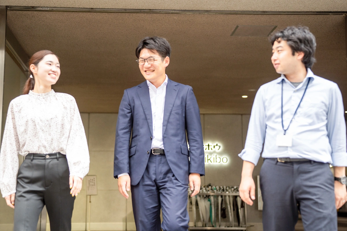 幅広い年代の社員が活躍しています。