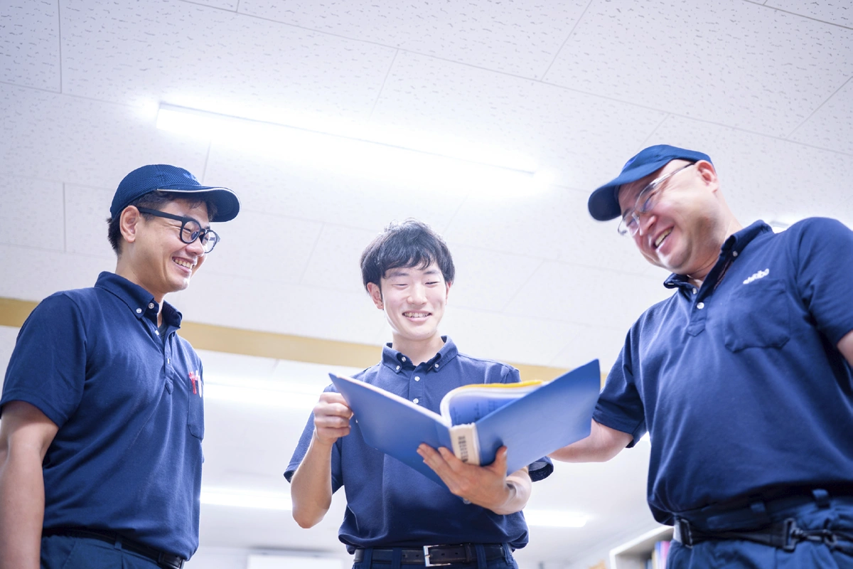 生産管理に携わるメンバー。活気に満ちた職場です。