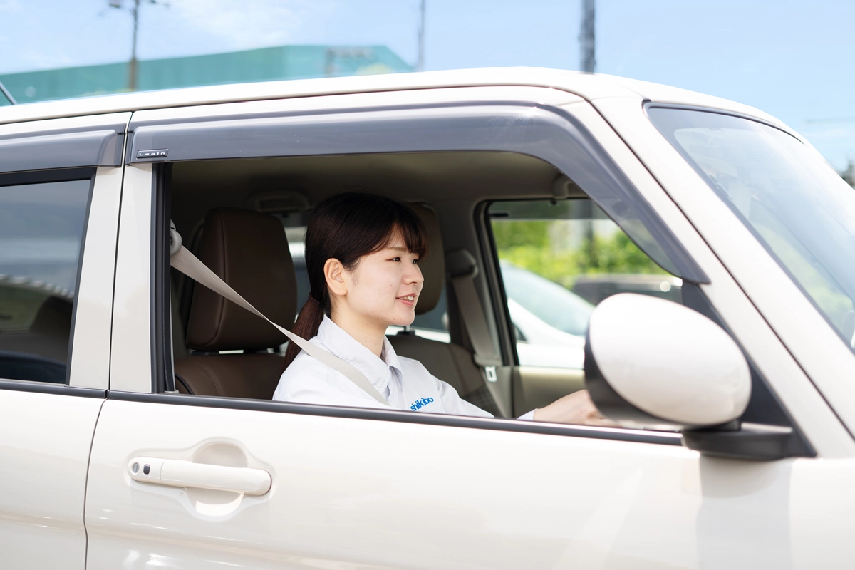 車で通勤している社員が多いです。